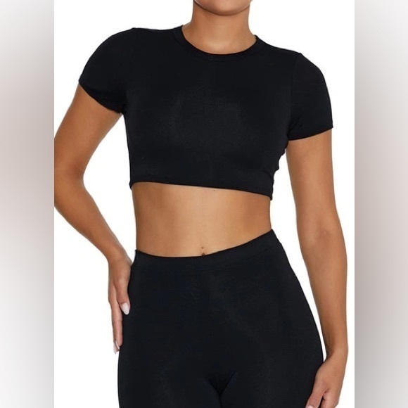 naked wardrobe Tops - Naked Wardrobe Crewneck Crop Tee black NWT
